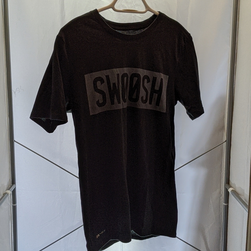 Nike Swoosh Tee